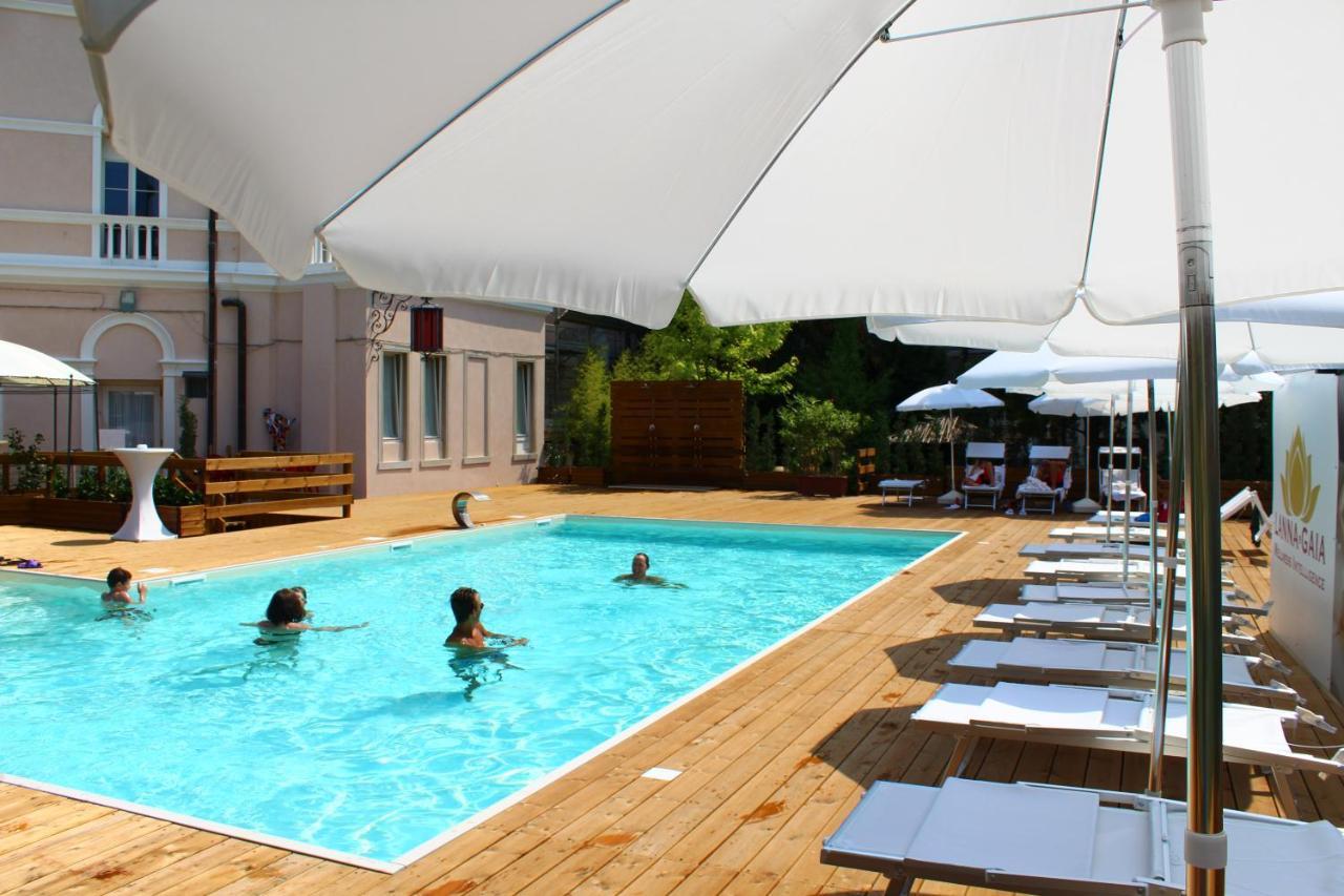 Hotel Ausonia Hungaria Wellness & Lifestyle Venezia Lido Esterno foto
